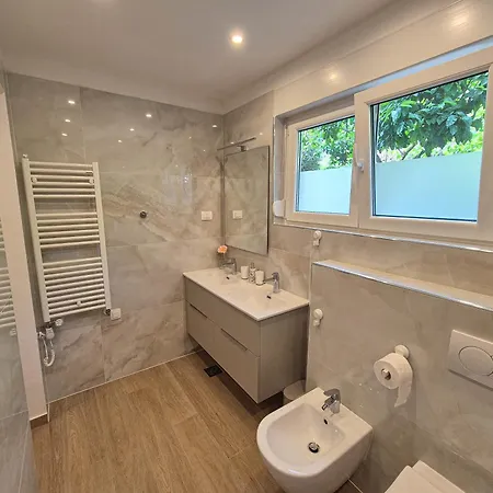 Muzic Мали-Лошинь