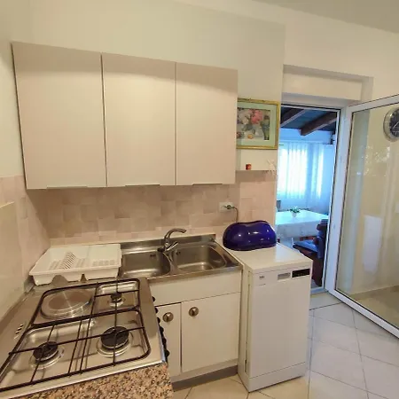 Apartment Muzic Mali Losinj